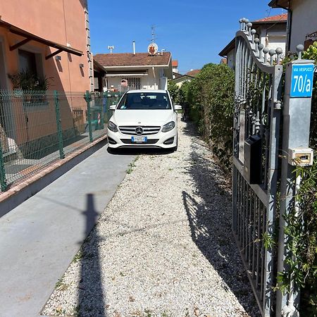 Casa Vacanze Vespucci Torre del Lago Puccini Bagian luar foto