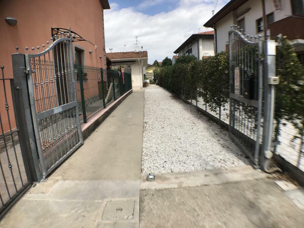 Casa Vacanze Vespucci Torre del Lago Puccini Bagian luar foto